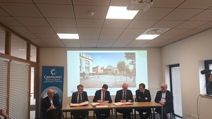 Signature convention Etat-CU pour projet tramway