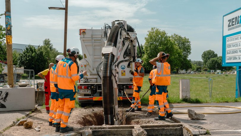 Chantier tramway - travaux déplacement réseaux souterrains