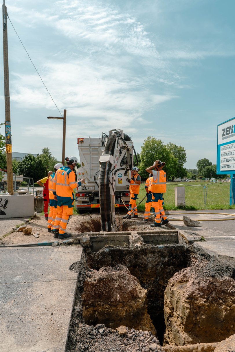 Chantier tramway - travaux déplacement réseaux souterrains